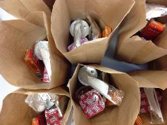 Packing Lunches6 Packing Lunches6